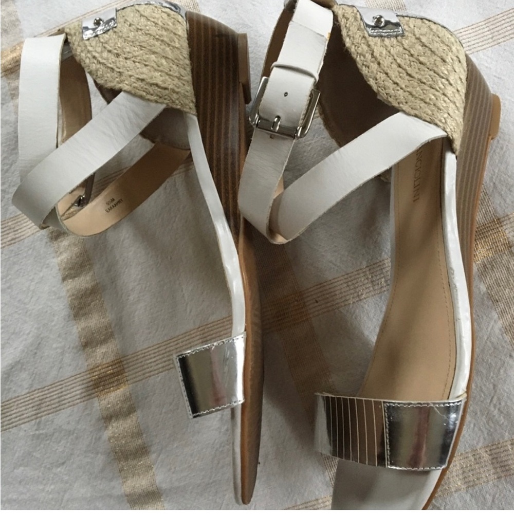 9 1/2 ENZO ANGIOLINI SILVER, WHITE, & JUTE SANDAL - Picture 2 of 11